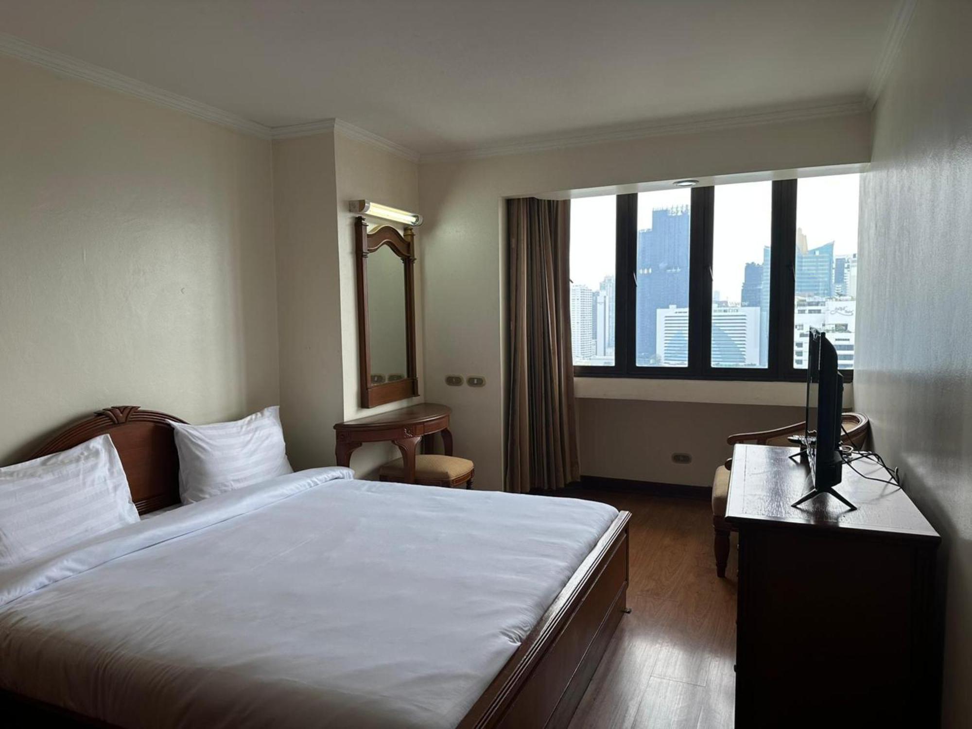 Fully Furnished Omni Tower Apartments Nana - Sukhumvit Soi 4 Bangkok Exterior foto