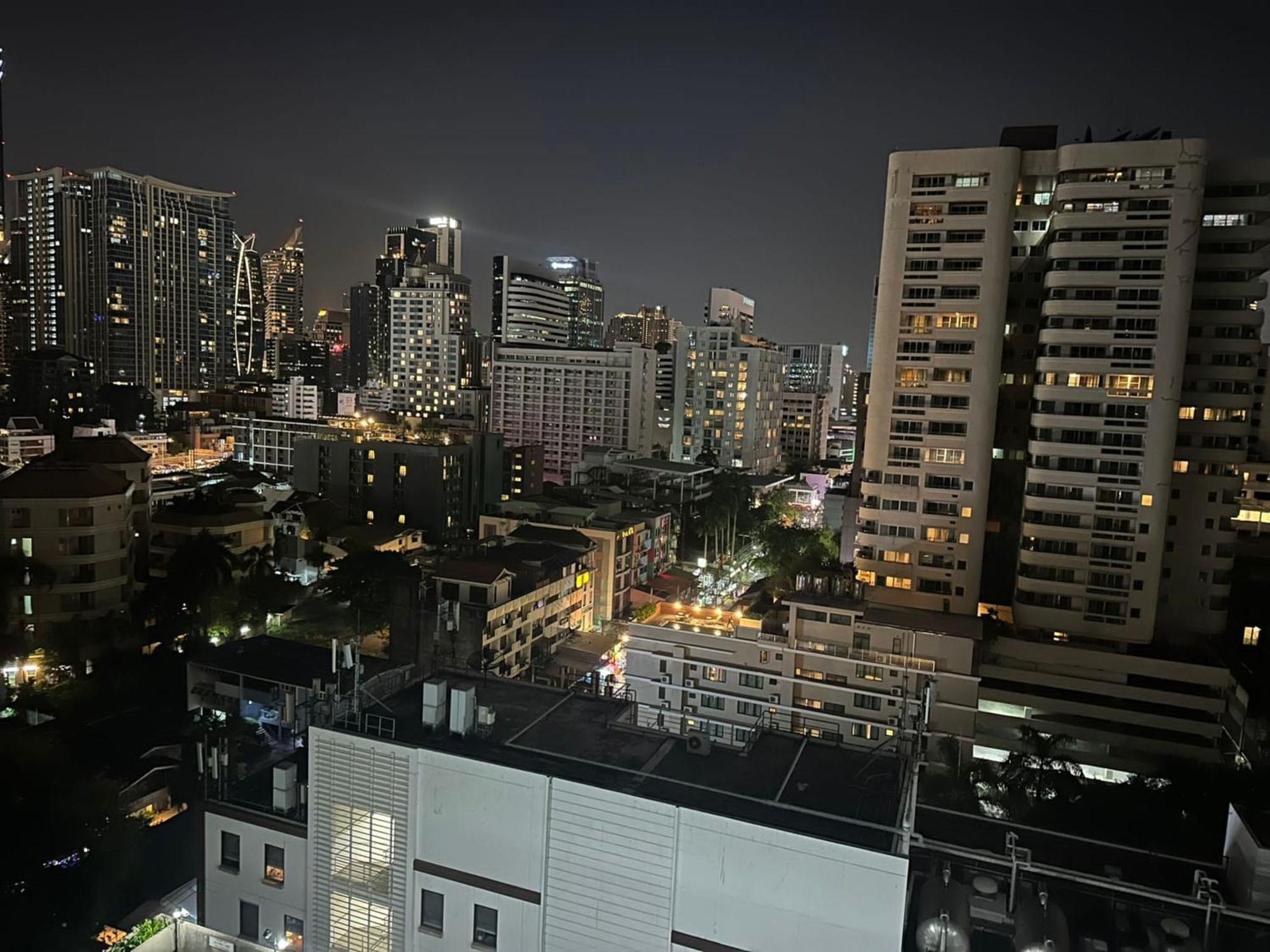 Fully Furnished Omni Tower Apartments Nana - Sukhumvit Soi 4 Bangkok Exterior foto
