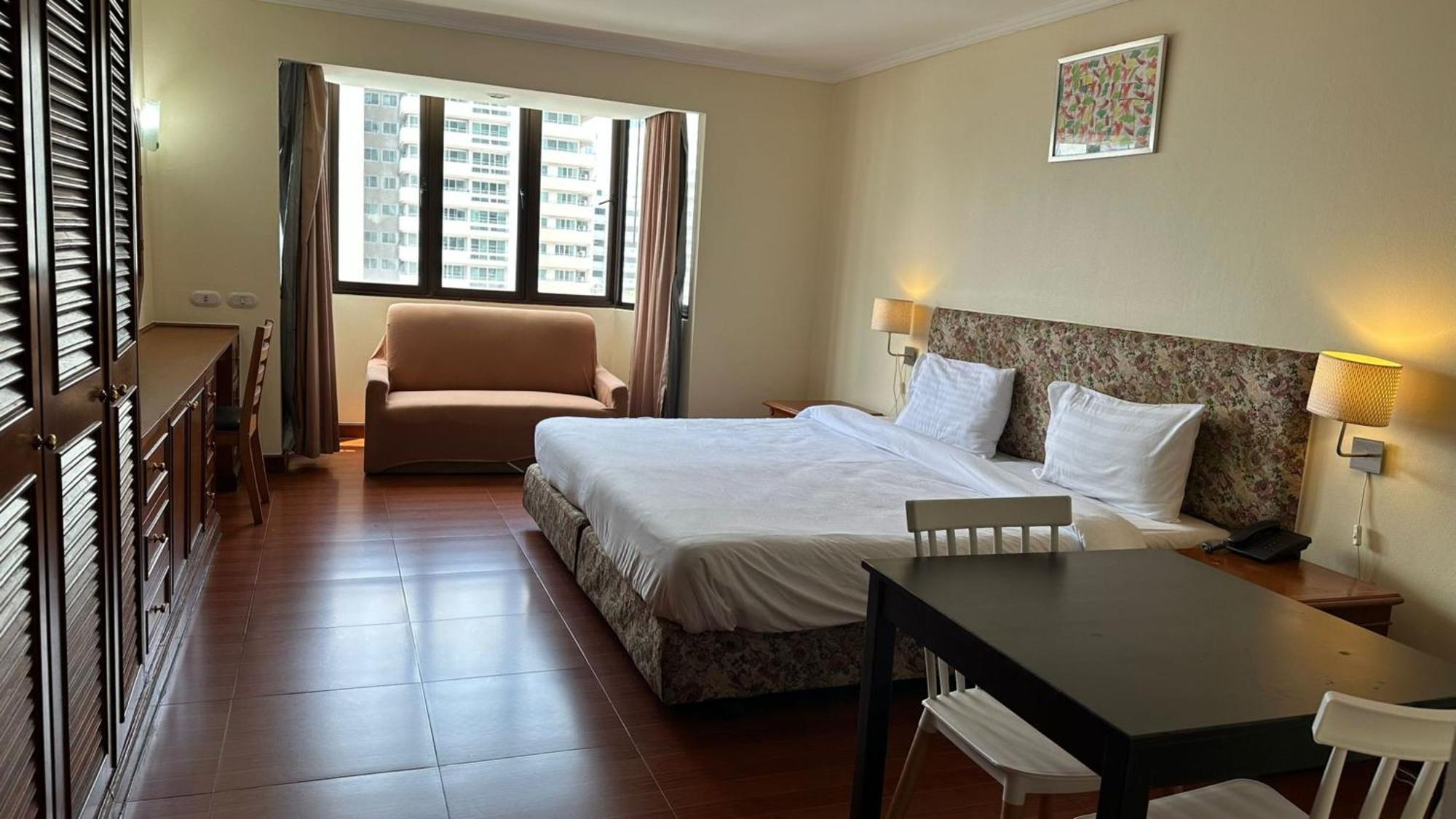 Fully Furnished Omni Tower Apartments Nana - Sukhumvit Soi 4 Bangkok Exterior foto