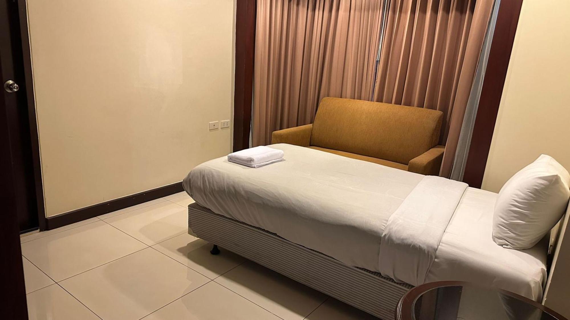 Fully Furnished Omni Tower Apartments Nana - Sukhumvit Soi 4 Bangkok Exterior foto