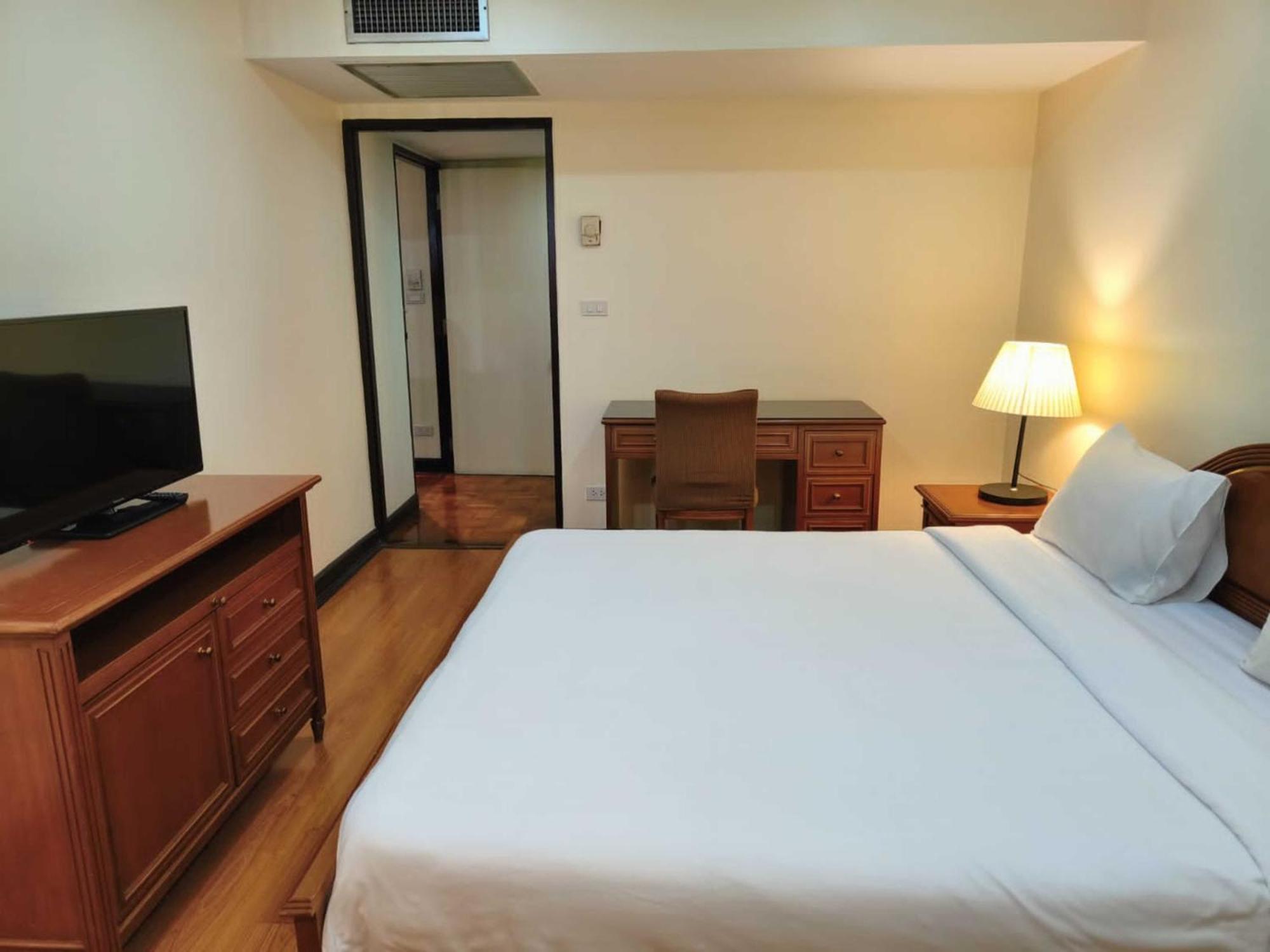 Fully Furnished Omni Tower Apartments Nana - Sukhumvit Soi 4 Bangkok Exterior foto