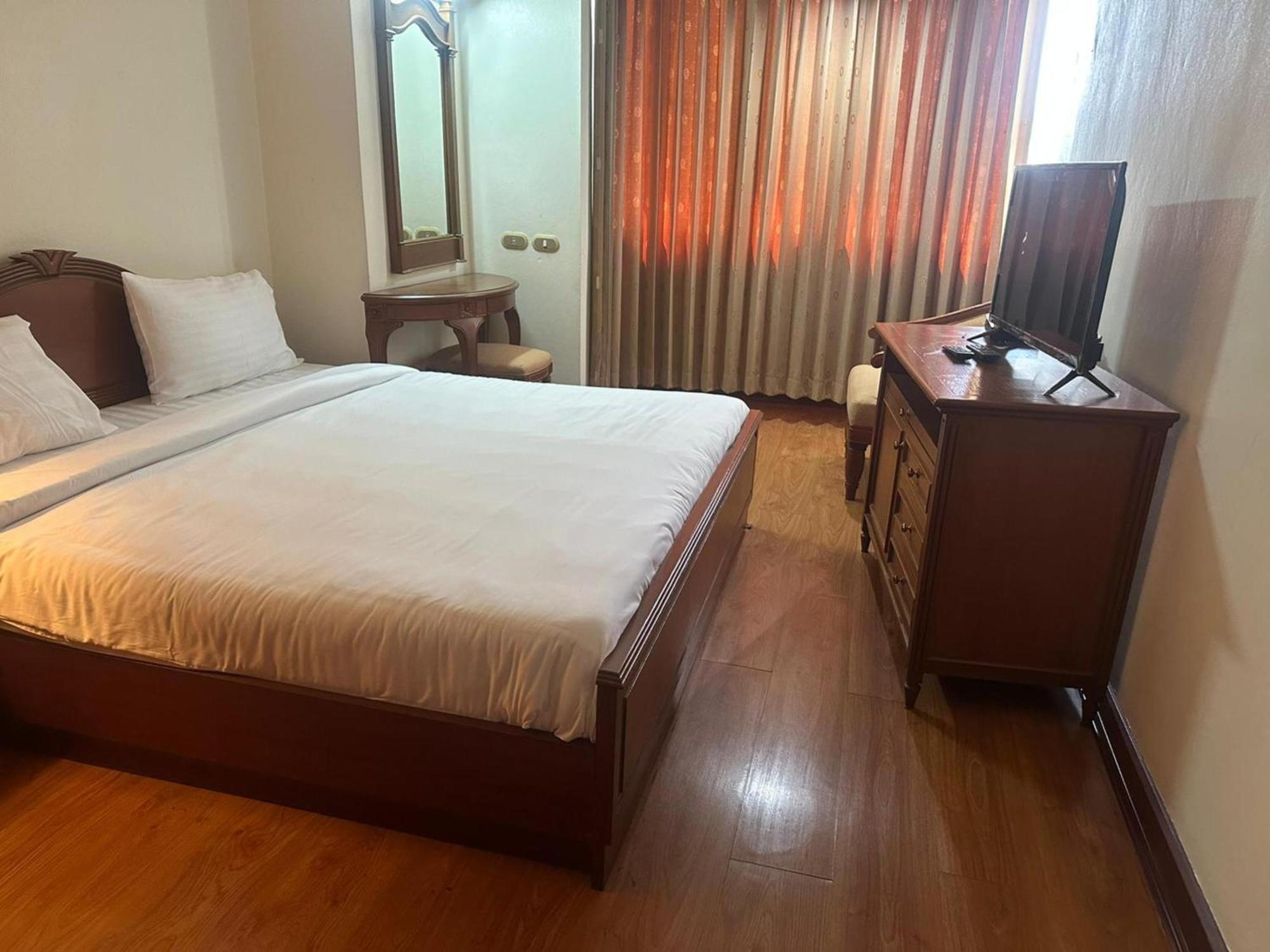 Fully Furnished Omni Tower Apartments Nana - Sukhumvit Soi 4 Bangkok Exterior foto