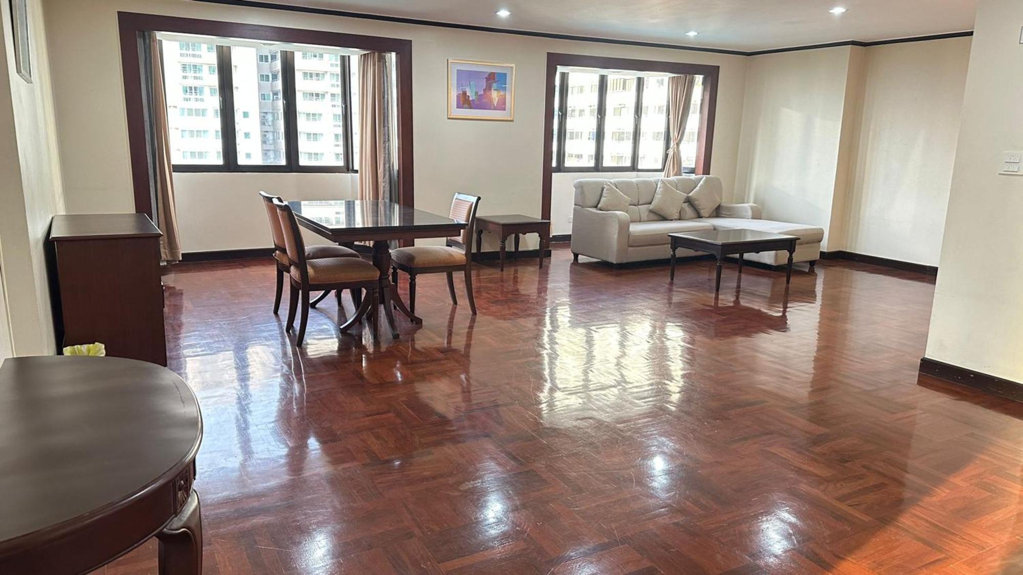 Fully Furnished Omni Tower Apartments Nana - Sukhumvit Soi 4 Bangkok Exterior foto