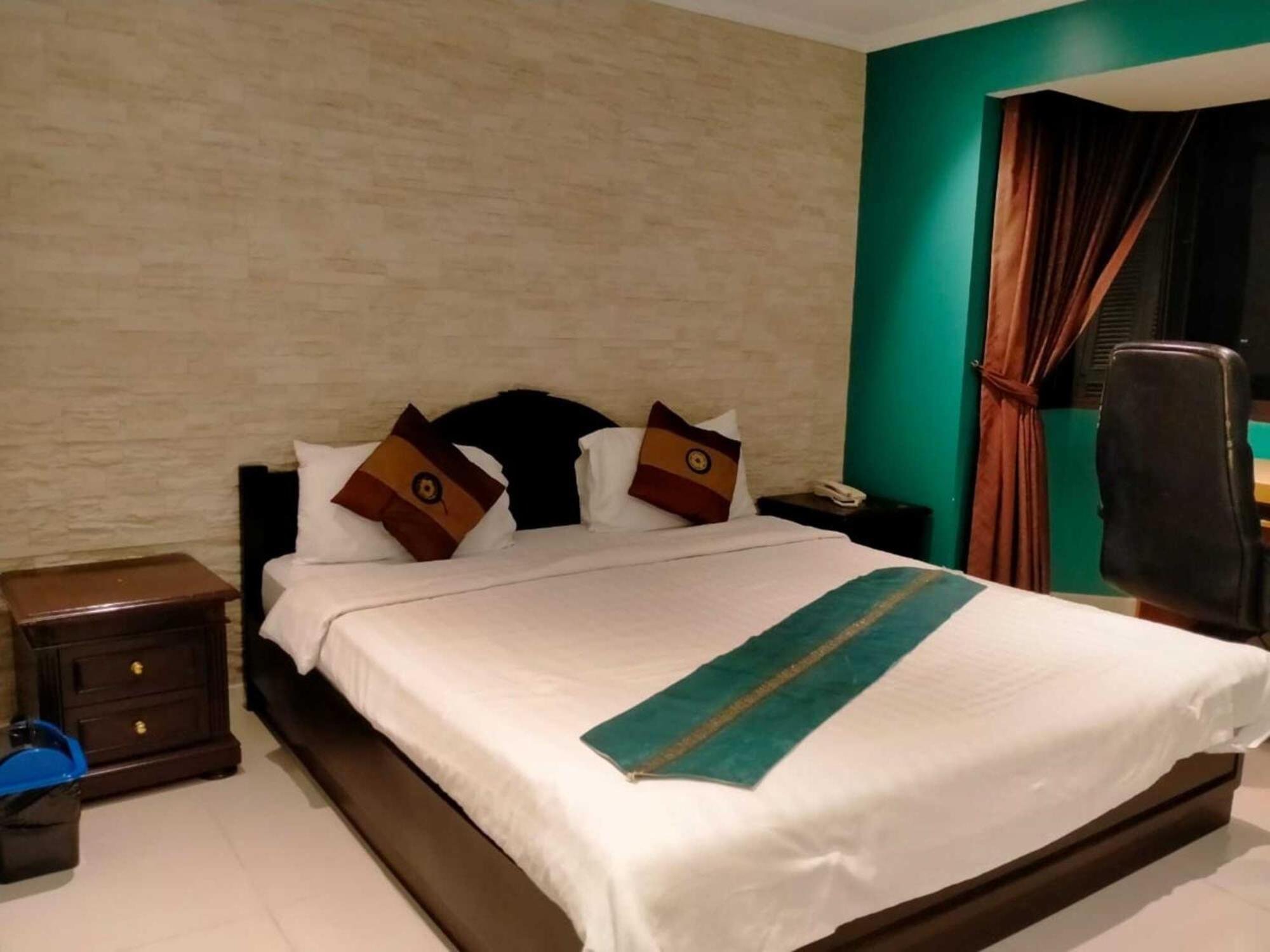 Fully Furnished Omni Tower Apartments Nana - Sukhumvit Soi 4 Bangkok Exterior foto