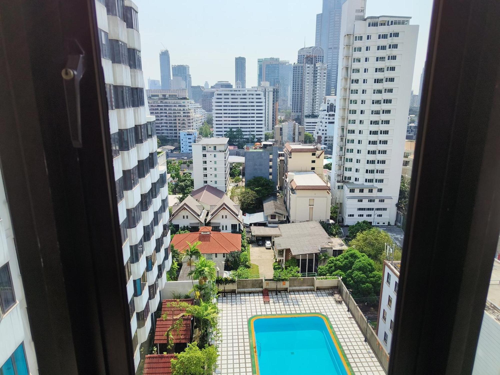 Fully Furnished Omni Tower Apartments Nana - Sukhumvit Soi 4 Bangkok Exterior foto