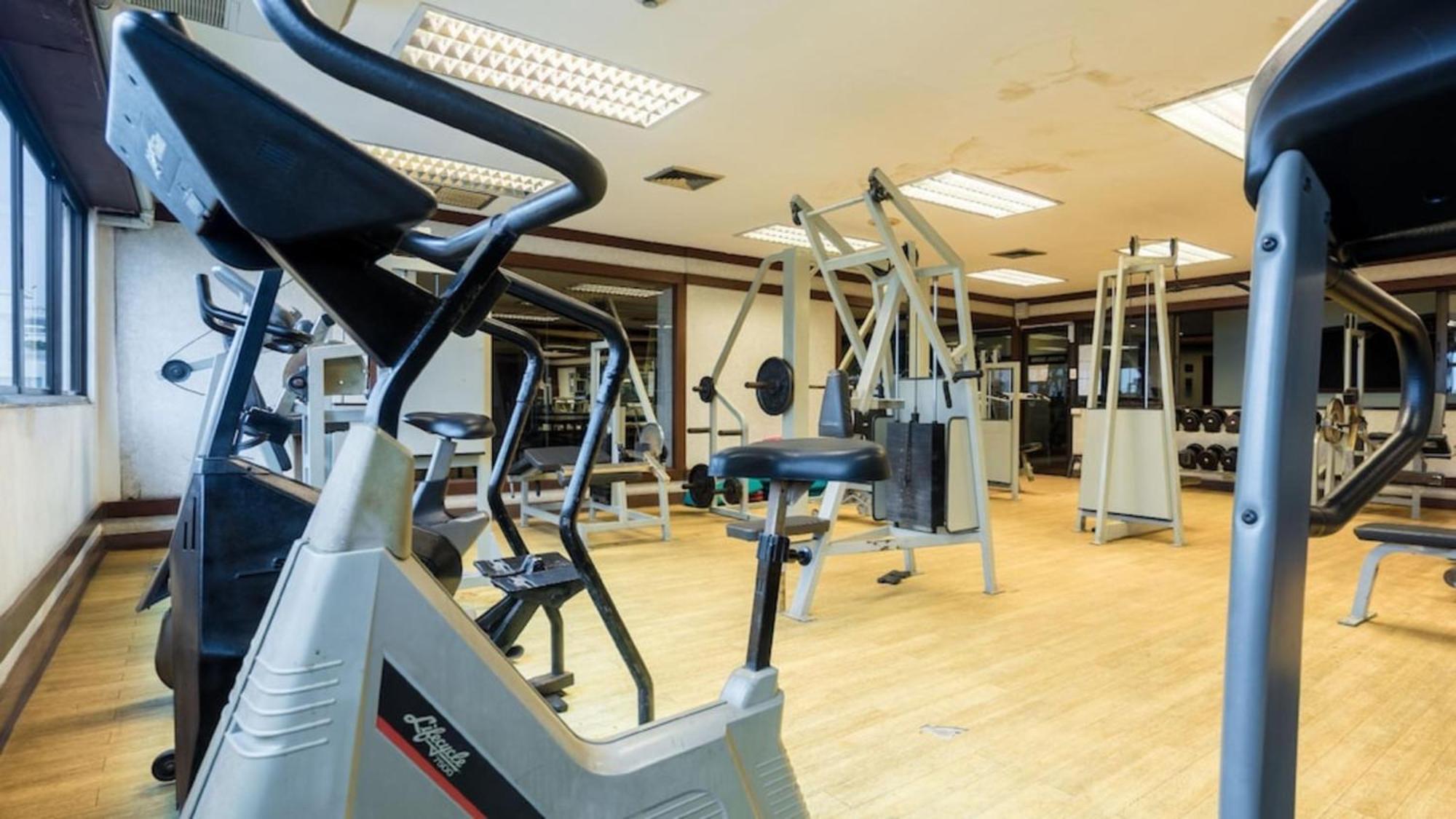 Fully Furnished Omni Tower Apartments Nana - Sukhumvit Soi 4 Bangkok Exterior foto