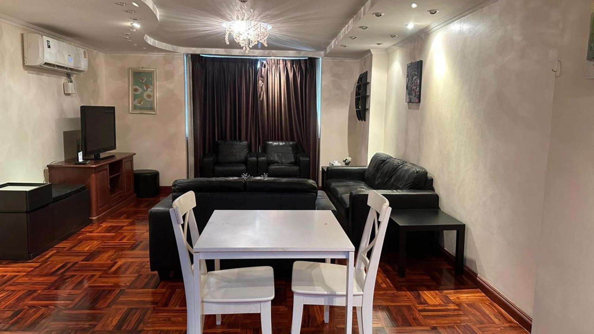 Fully Furnished Omni Tower Apartments Nana - Sukhumvit Soi 4 Bangkok Exterior foto