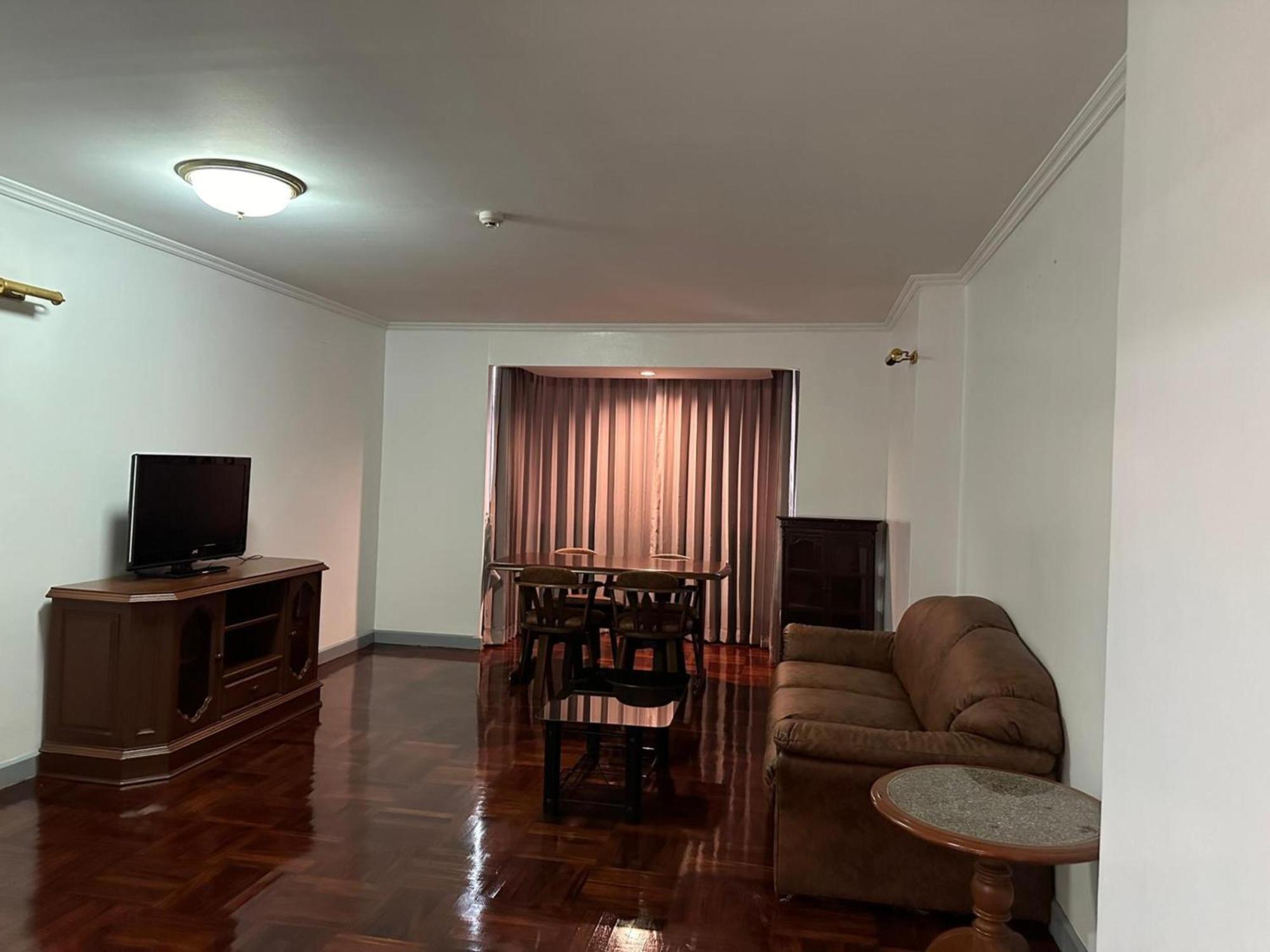 Fully Furnished Omni Tower Apartments Nana - Sukhumvit Soi 4 Bangkok Exterior foto