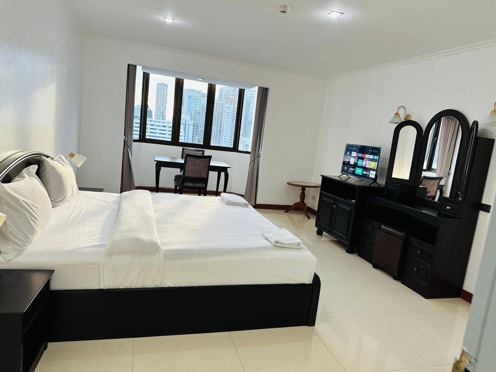 Fully Furnished Omni Tower Apartments Nana - Sukhumvit Soi 4 Bangkok Exterior foto
