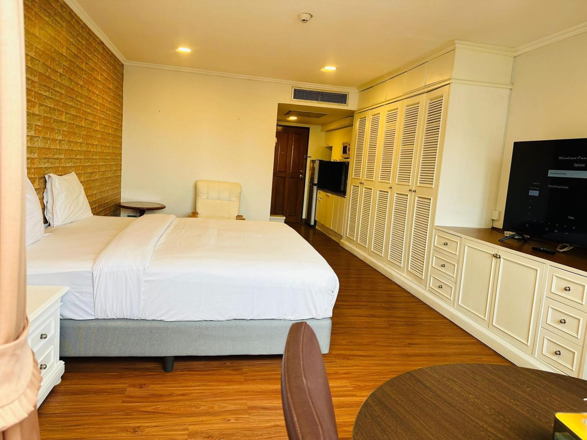 Fully Furnished Omni Tower Apartments Nana - Sukhumvit Soi 4 Bangkok Exterior foto