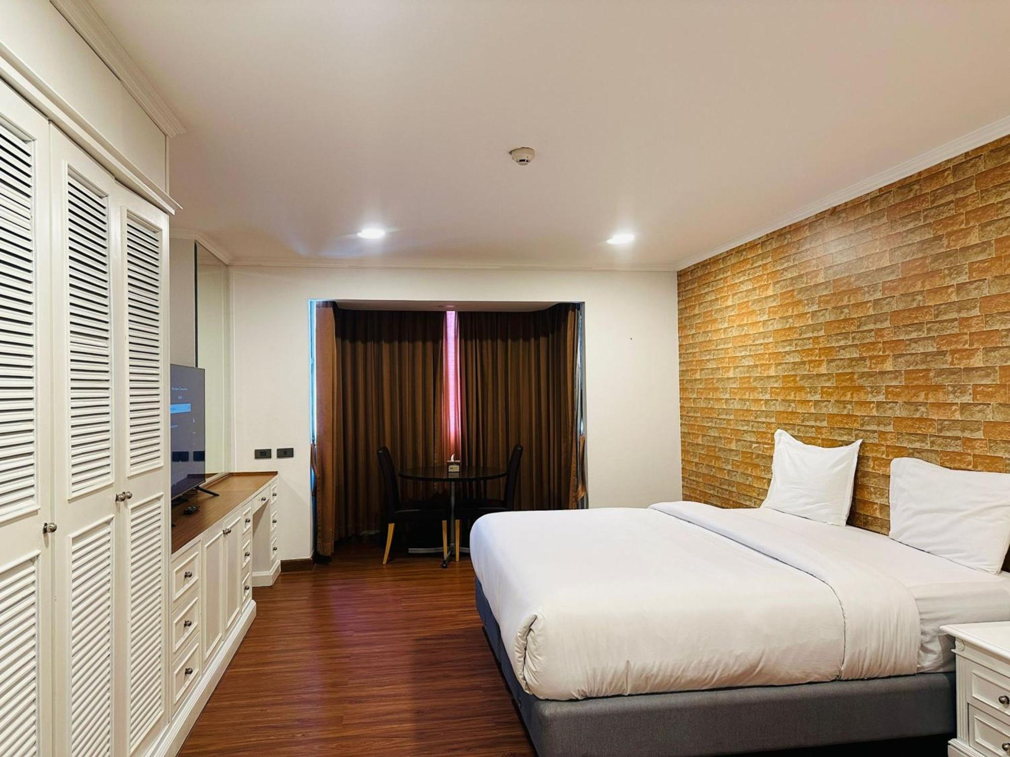 Fully Furnished Omni Tower Apartments Nana - Sukhumvit Soi 4 Bangkok Exterior foto
