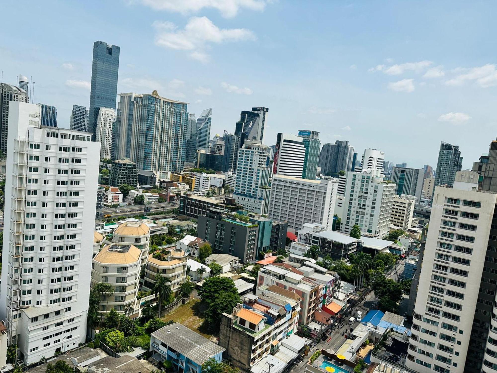 Fully Furnished Omni Tower Apartments Nana - Sukhumvit Soi 4 Bangkok Exterior foto