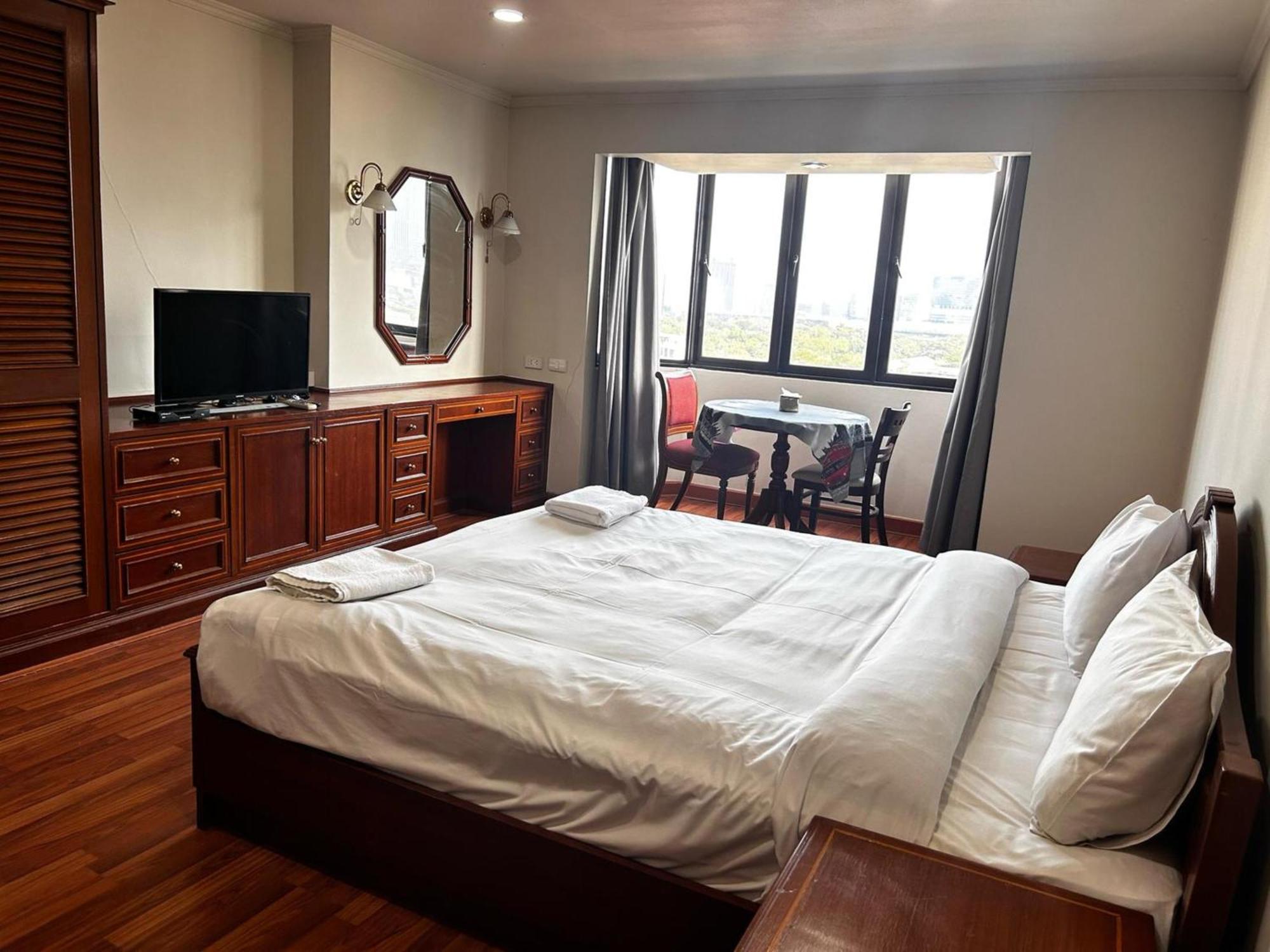 Fully Furnished Omni Tower Apartments Nana - Sukhumvit Soi 4 Bangkok Exterior foto