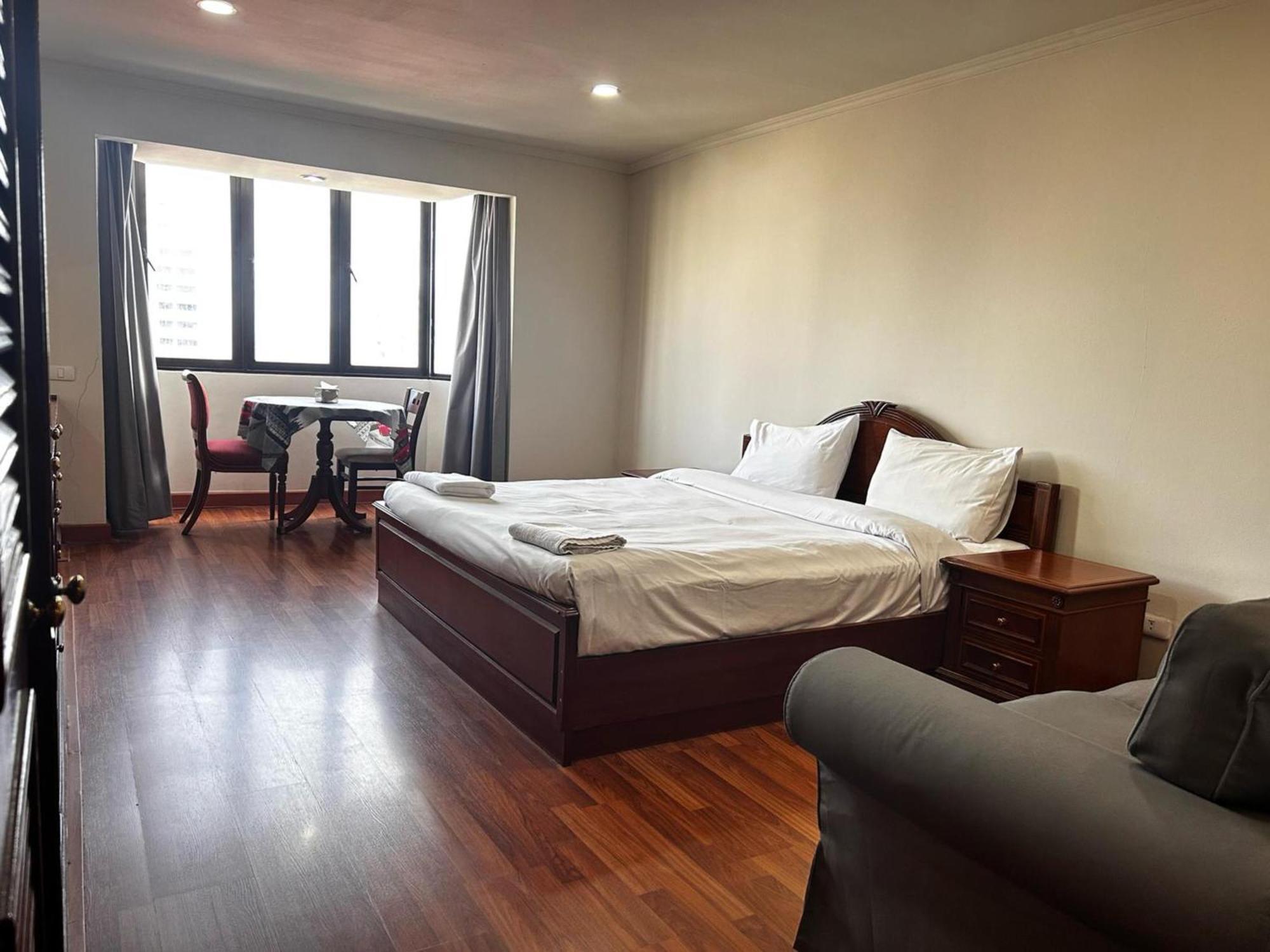 Fully Furnished Omni Tower Apartments Nana - Sukhumvit Soi 4 Bangkok Exterior foto